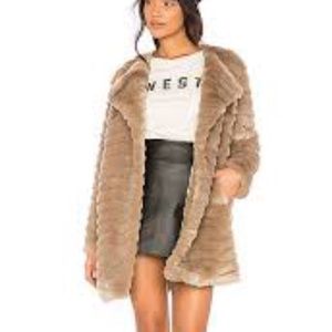 BB Dakota McCoy faux fur coat sz M